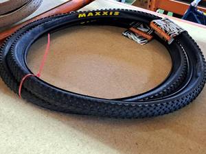 lot 952 image: Lot of (2) Maxxis Cross Country Bike Tires 26x2.2 (New)