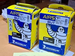 lot 1043 image: Lot of (2) Michelin Airstop Butyl Bike Tubes 700x25-32