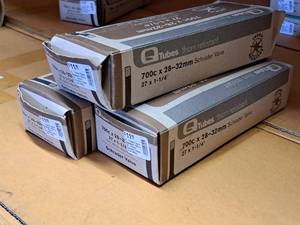 lot 1035 image: Lot of (3) Q Tubes Thorn Resistent Bike Tubes 700cx28-32mm(27x1-14)
