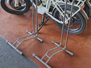 lot 168F image: Lot of (2) Single Bike Bike Stand