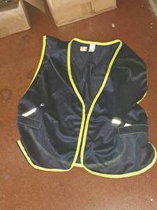 lot 198 image: Head Lites XL Safety Vest