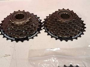 lot 1318 image: Lot of (2) Shimano Freewheels