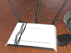 lot 1603 image: Amped RE1750A WiFi Range Extender