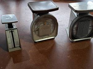 lot 1638 image: Lot of (3) Pelouze Mail Scales