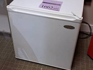 lot 1662 image: Haier Mini Refrigerator HSB02