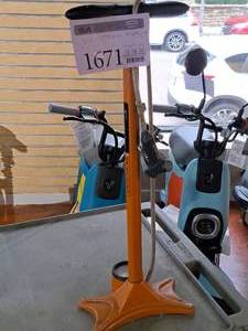 lot 1671 image: Serfas FMP-500 Bicycle Pump