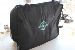lot 613 image: Emojo Electric Bikes Caddy Picnic Bag