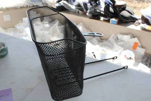 lot 609 image: Metal Bike Basket