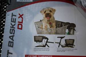 lot 636 image: Axiom DLX Pet Basket