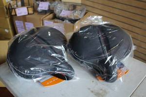 lot 665 image: Lot of (2) Serfas Super Cruiser Lycra Reactive Gel Bike Saddles CRS-1 (New)