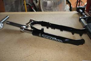lot 718 image: Top Gun Front Shock Fork
