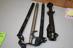lot 780 image: Lot of (4) Misc. Seatposts