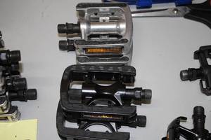 lot 856 image: Lot of (4) Misc. Bike Pedals