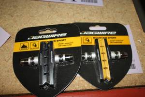lot 1232 image: Lot of (2 Sets) Jagwire AW Compound SRAM Shimano Mountain Sport Brake Pads
