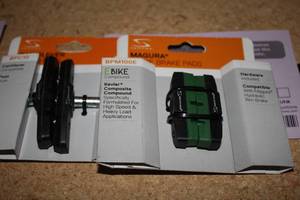 lot 1235 image: Lot of (2 Sets) Serfas e-Bike Kevlar Composite Compound BMP100E, Cantilever BPC10 Brake Pads
