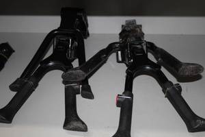 lot 895 image: Lot of (4) E-Bike Stands