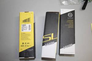 lot 897 image: Lot of (3) Sunlite SL-26 Cartridge Bottom Brackets 68x113.5