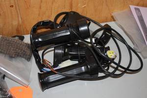 lot 1450 image: Lot of  ScooterMoped Throttles