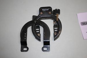 lot 1482 image: Tonyon Frame Lock