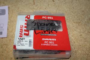 lot 1324 image: Lot of (1) Sram Powerchain II PC-1051 9-speed Bicycle Chain Spare Links