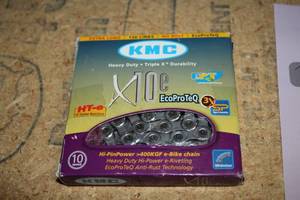 lot 1333 image: KMC 10e 10-speed 136-link Bicycle Chain