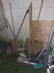 lot 1804 image: Lot of (8) Houehold Tools - Broom, Mop, Squeegee, Rake