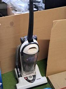 lot 1809 image: Hoover Widepath Canister Upright Vacuum