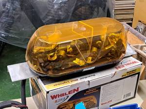 lot 1839 image: Whelen Guardian Mini Lightbar (in original box)