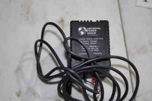 lot 158 image: 12V 500mA Battery Charger
