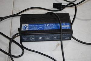 lot 132 image: High Power 24V 4A Li-ion Battery Charger HP8204L3