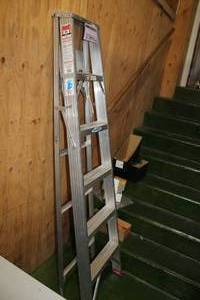 lot 1564 image: Werner Saf-T-Master 6 Aluminum Step Ladder 356