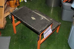 lot 1557 image: 16 Step-Up