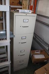 lot 1536 image: 4-drawer Metal File Cabinet