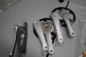 lot 1400 image: (2) Crankset and (2) Crank Arms