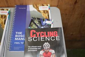 lot 1484 image: Lot of (2) Books - Bosch Cycle Book Training 2021, Cycling Science