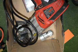 lot 1590 image: Black & Decker DR650 12 Drill