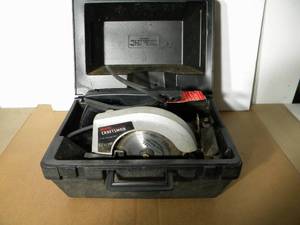 lot 9 image: Craftsman 7 14 Circular Saw - 2 14 hp with Blade and Case