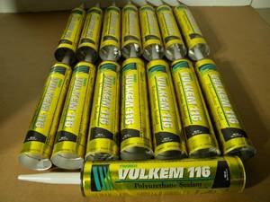 lot 32 image: Tremco Vulkem 116 Polyeurathane Sealant (15 Tubes)