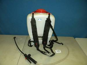 lot 97 image: Solo 4 Gallon Backpack Sprayer