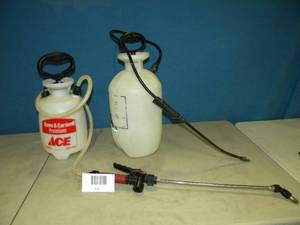 lot 118 image: 2 - Pump Sprayers