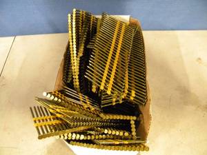 lot 128 image: 17lb Nail Gun Framing Nails