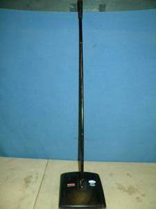 lot 149 image: Rubbermaid Dual Action Sweeper