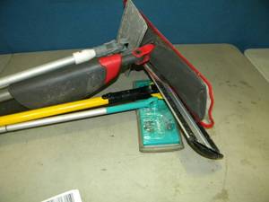 lot 151 image: Assorted Cleaning Tools