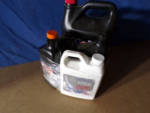 lot 72 image: Mixed Lot of Oil