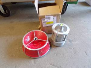 lot 100 image: Vintage Tire Balance