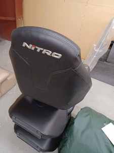 lot 5 image: New Nitro Seat