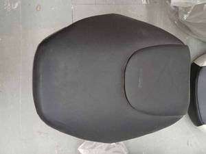 lot 16 image: New Tracker Seat
