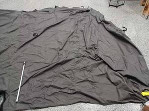 lot 48 image: New 22-foot Tracker Pontoon Cover for a Fishin Barge 22