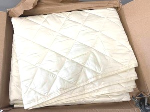 lot 115 image: Simplelife 12 lb. Cream Colored 60 X 80 in. Weighted Polyester Blanket