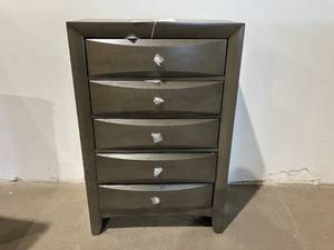 lot 94 image: Picket House Furnishings Madison 5-Drawer Gray Chest